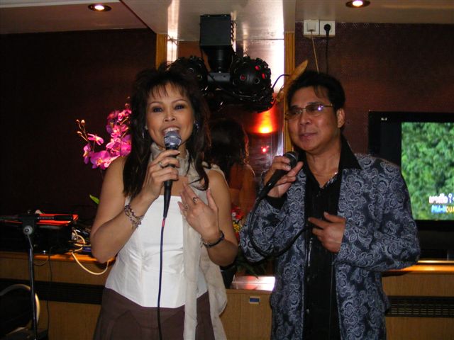 Promotion dvd laoParis-080308 035.jpg